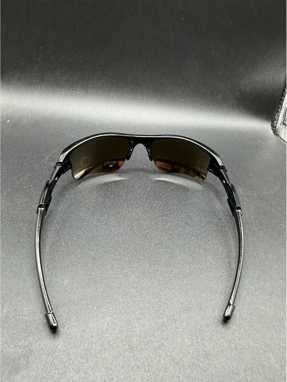 Oakley rubbers included